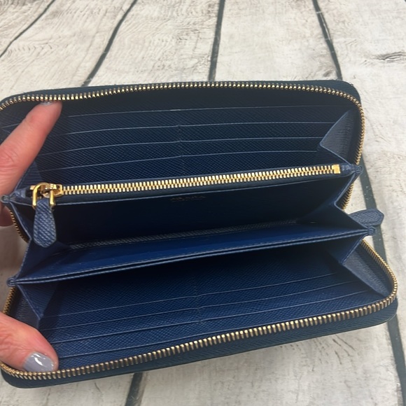 Prada Saffiano Blue Leather Zippy Continental Zip Around Wallet - Picture 10 of 16